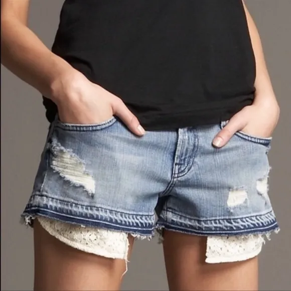 7 For All Mankind Cut Off Denim Shorts Exposed Crochet Lace Pockets Adriana Lina